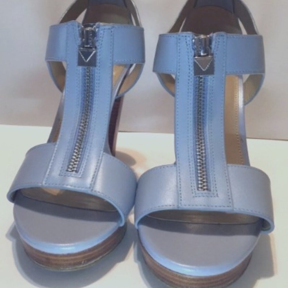 Michael Kors Baby Blue Leather Berkeley T-Strap Platform Sandal Size 11 NWT